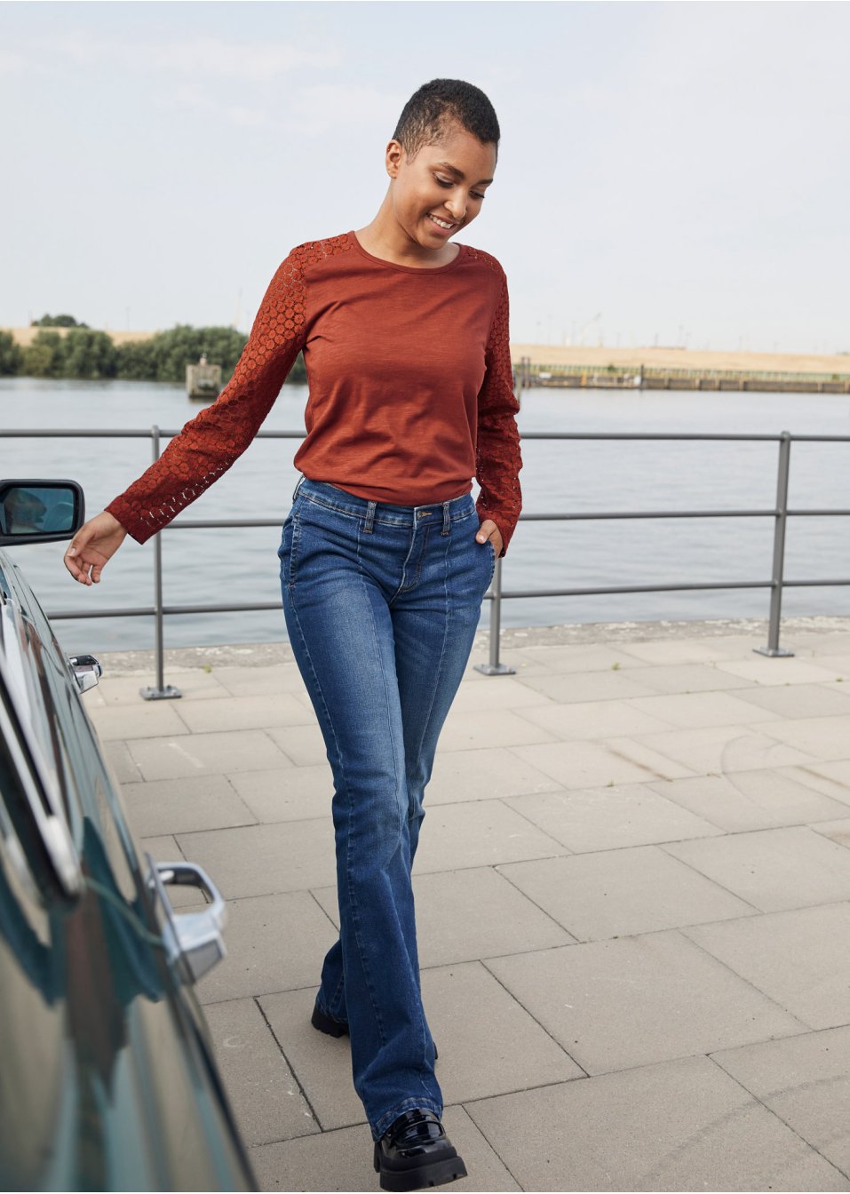 Jean Flare avec couture d'empiècement