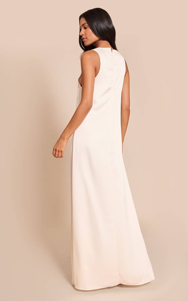 Crème Robe Longue Satinée Col Bateau Sans Manches Coupe Tall