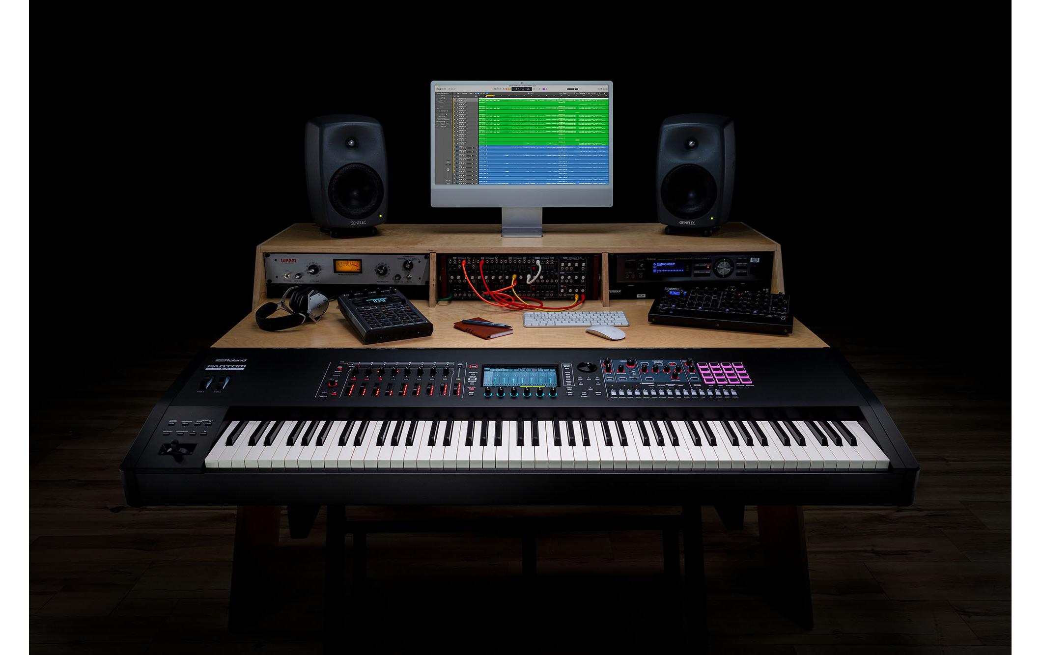 Workstation FANTOM 8 EX<br>Synthesizer-Topmodell mit intuitiver kreativer Bedienung, diversen Roland Soundtechnologien und einer Hammermechanik-Tastatur mit 88 gewichteten Tasten