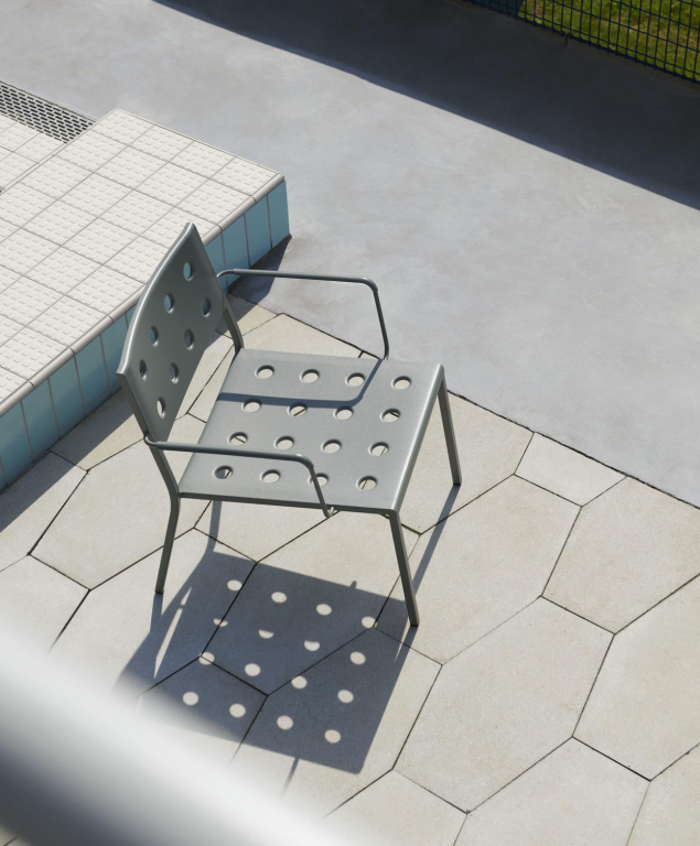 Hay Balcony tuinstoel met armleuning iron red