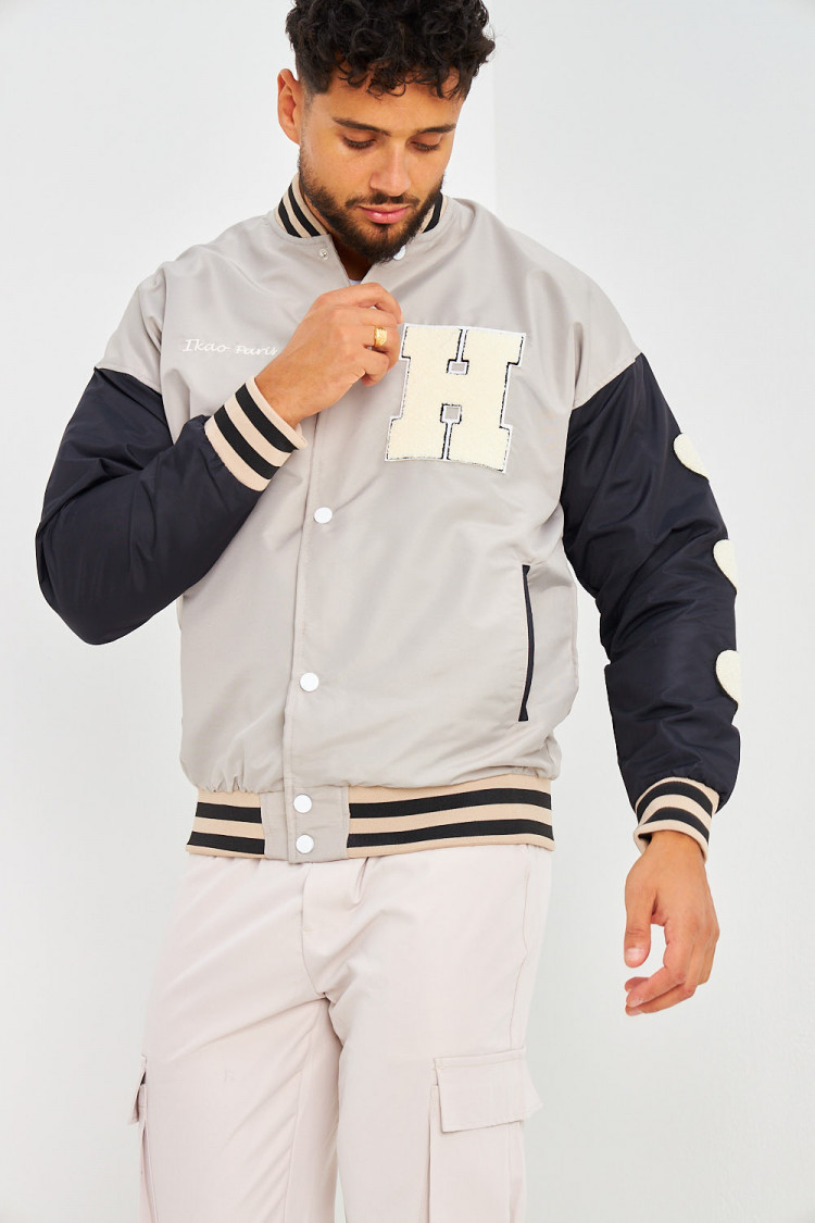Bomber gris à manches noires brodé 