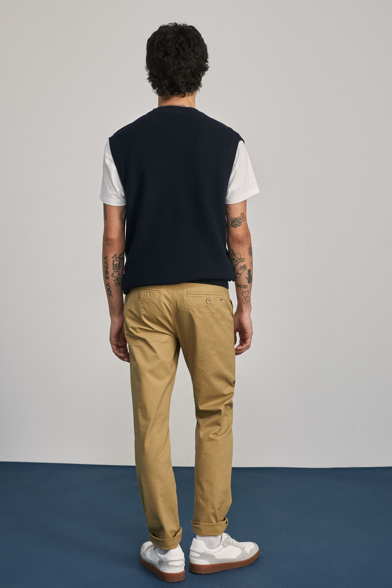 Calça chino slim - dourada
