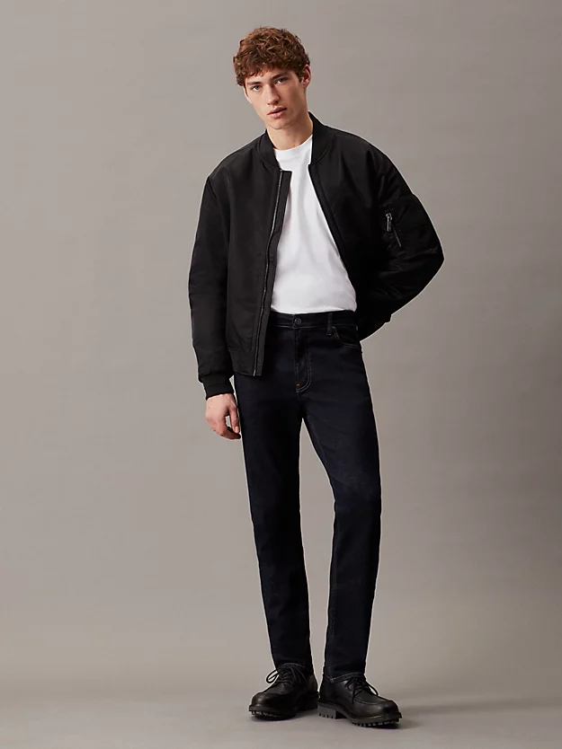 Calça jeans afunilada