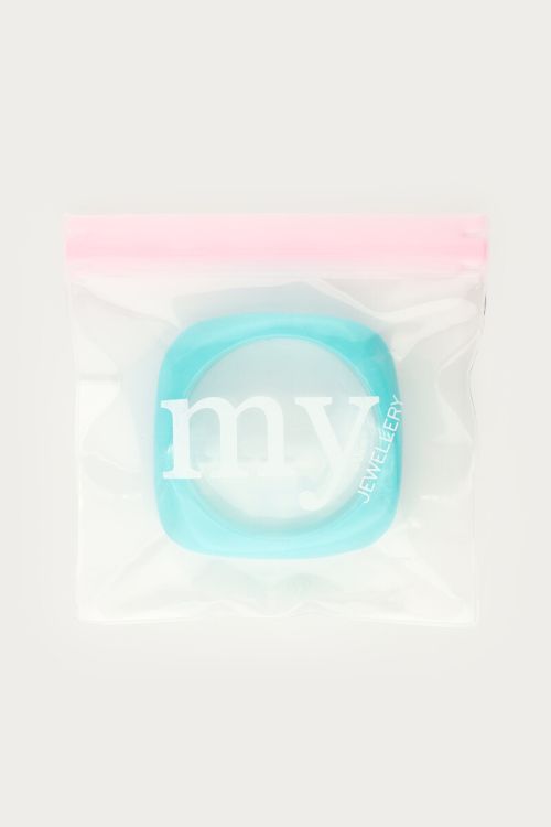 Blauwe resin bangle
