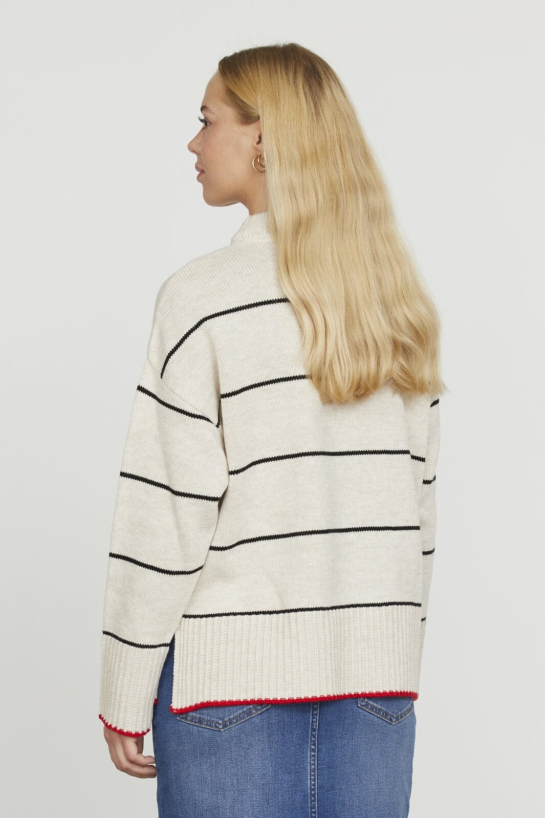 Sisters Point Miba-Loose1 830 bamboo black