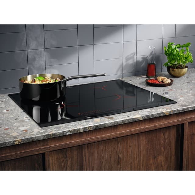Electrolux kogeplade HHP670FNK indbygget