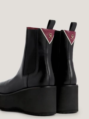 Botas Chelsea de cano curto com salto plataforma em couro