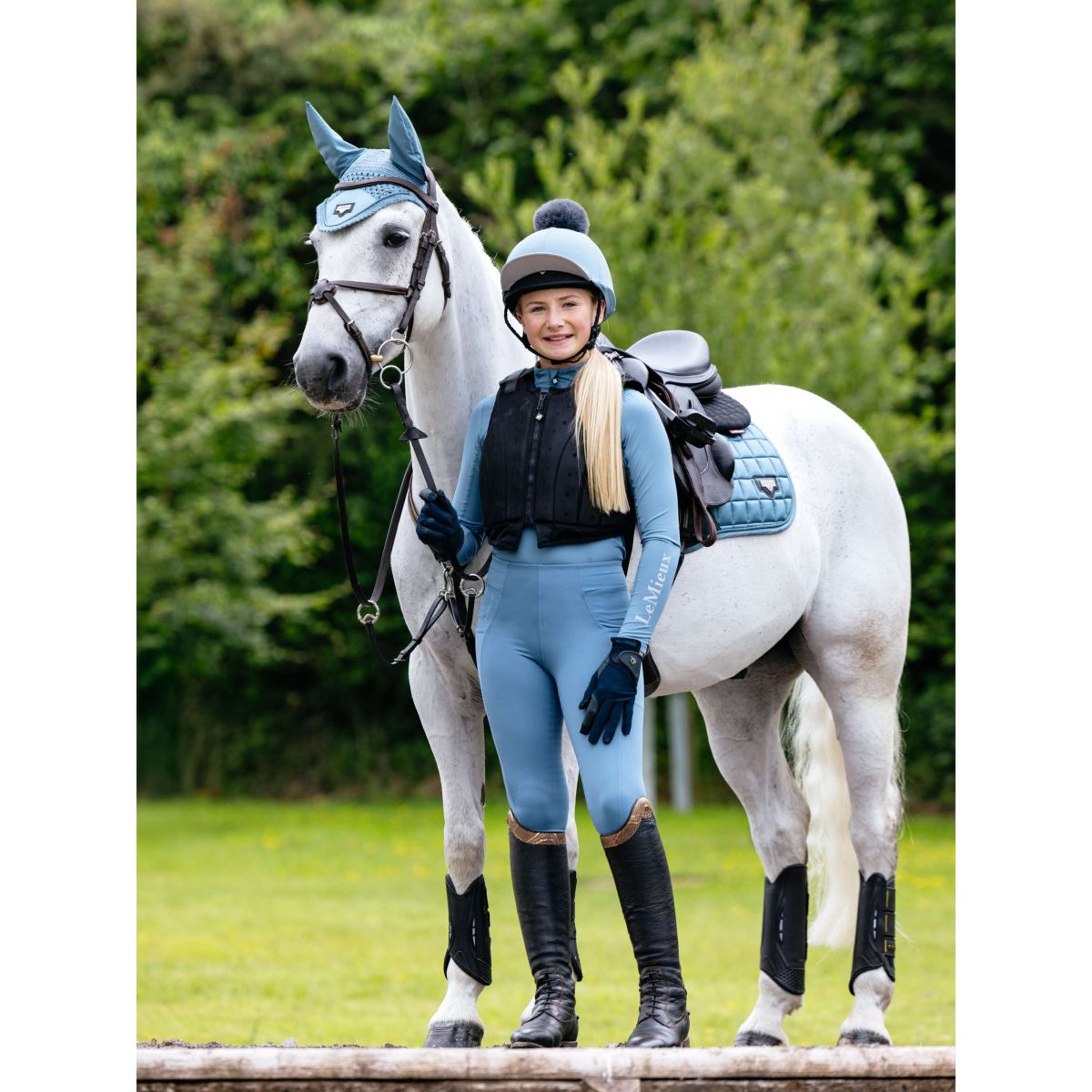 LeMieux Zadeldekje Loire Classic Square Close Contact Ice Blue