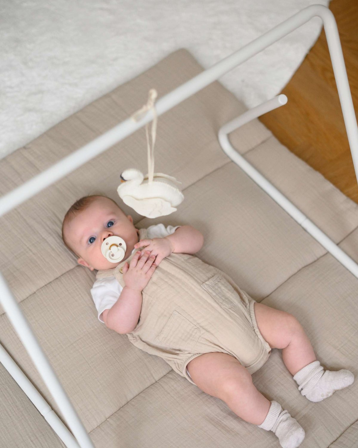 Babygym – Enkelt stativ for oppheng av leker | Baby Gym Lotus