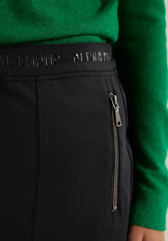 Sportiver Rock mit Wording - Black