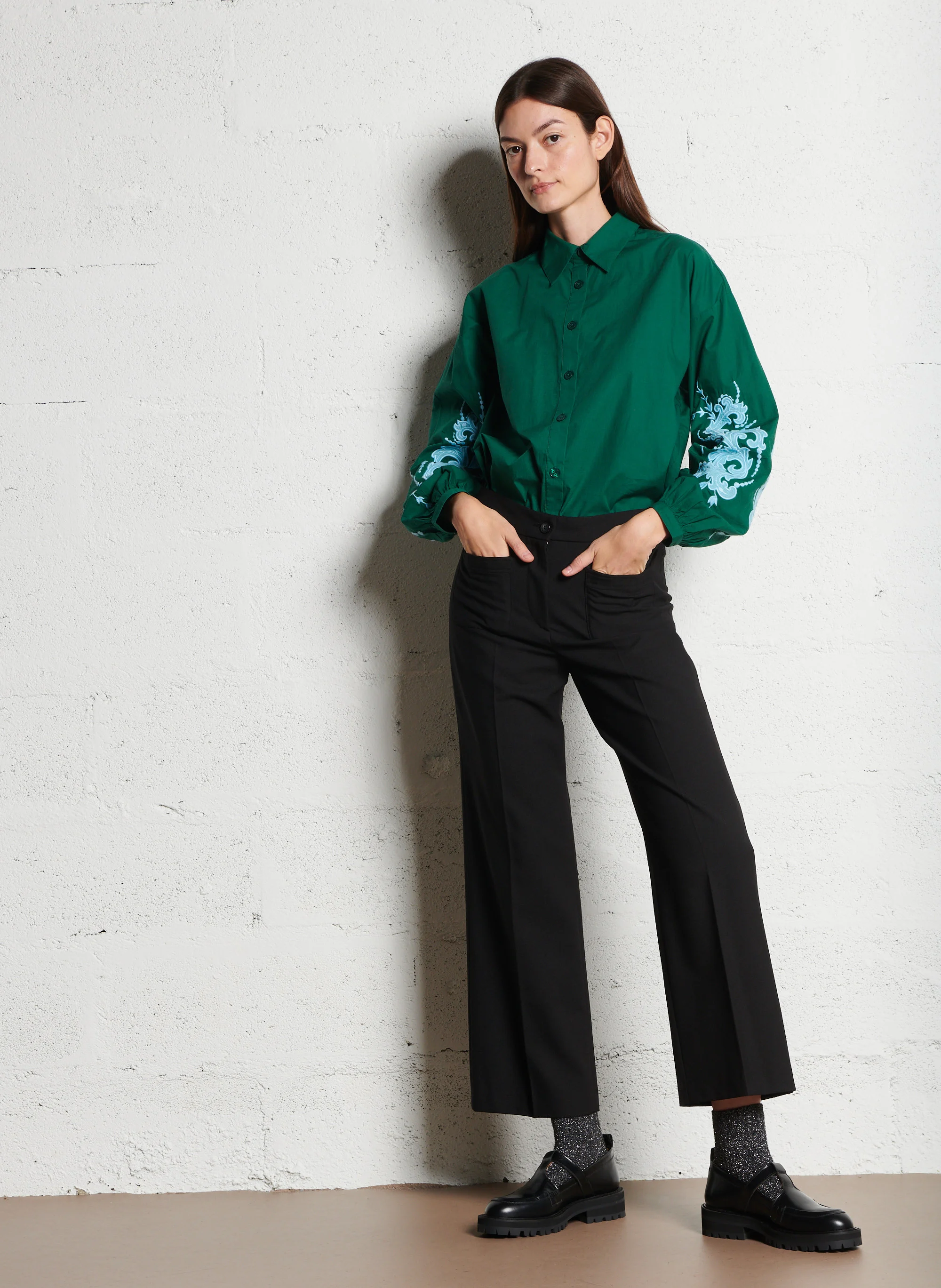 PAULE - Chemise col classique droite en coton brodé | Vert