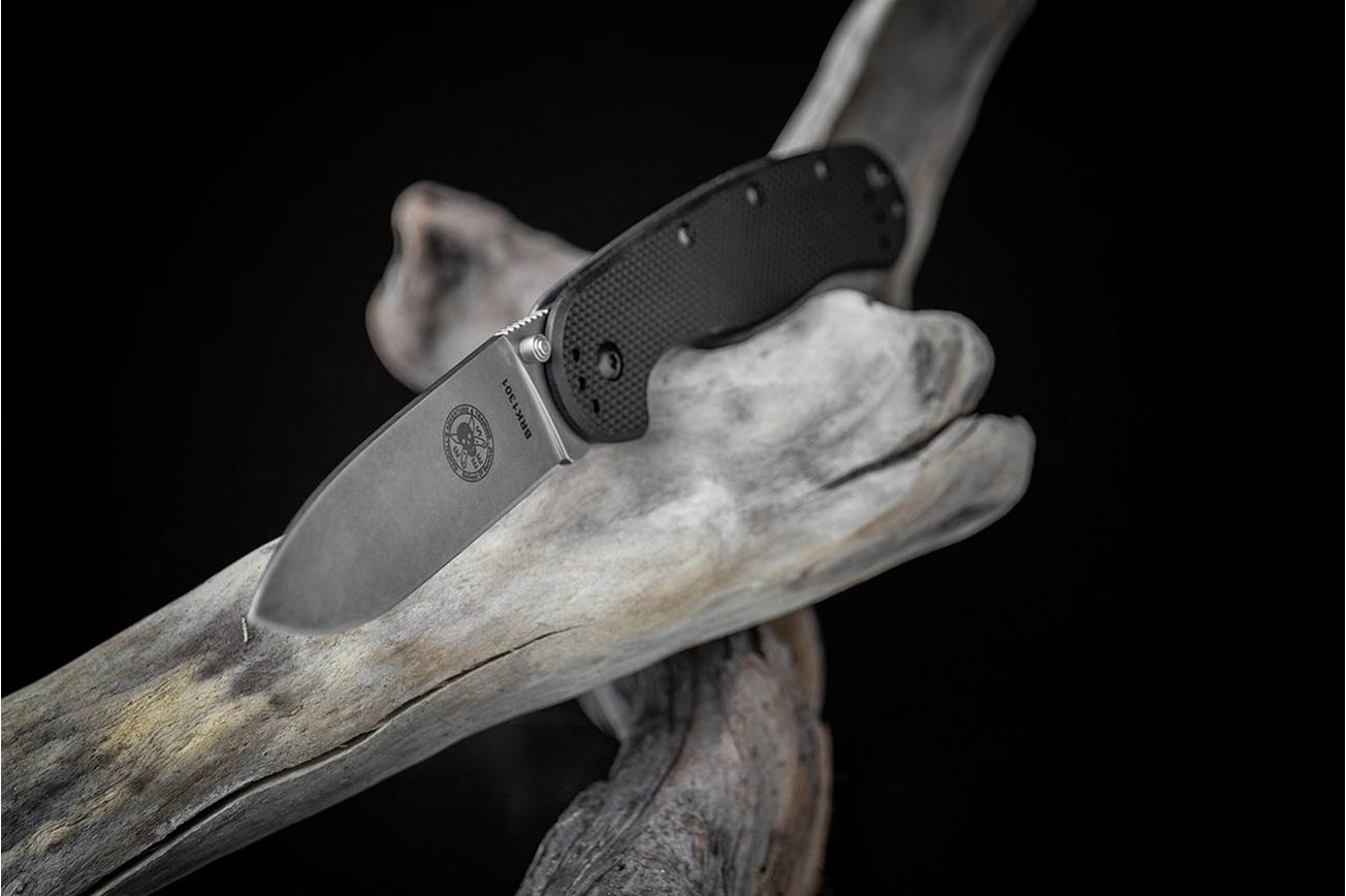 ESEE Avispa zakmes, stonewashed D2 blade, Black handle BRK1302