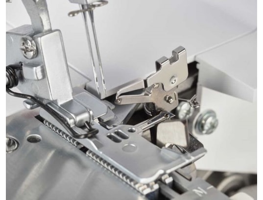BERNETTE - Surjeteuse funlock 44