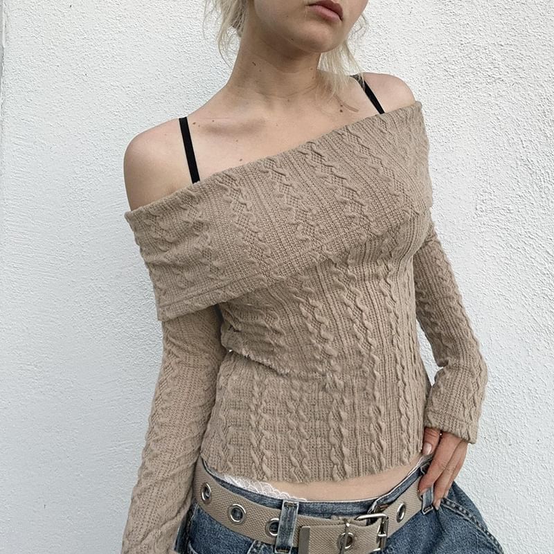 Sosana - Lange mouwen off-shoulder effen kabelgebreide crop trui