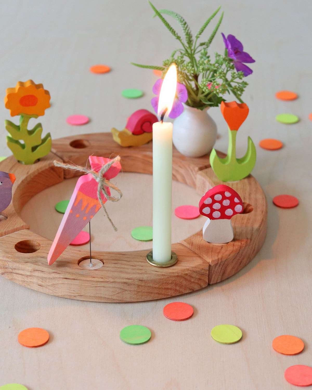 Konfetti i tre til lek og Bursdagsring dekorasjon – 100stk | Neon Confettidots