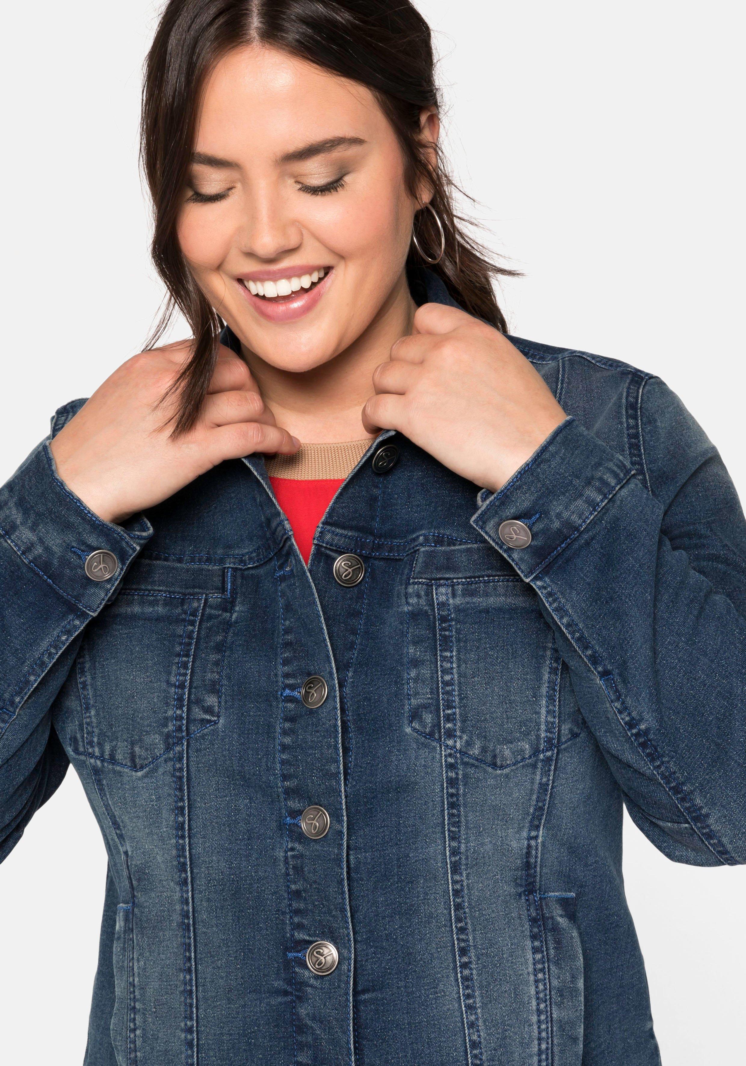 Jeansjacke in leicht taillierter und verkürzter Form