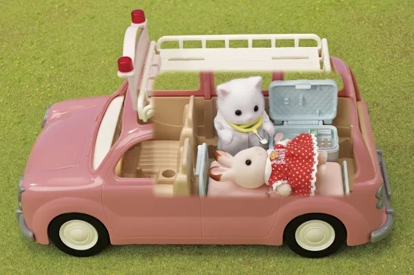 Sylvanian Families Village Doctor Starter Set