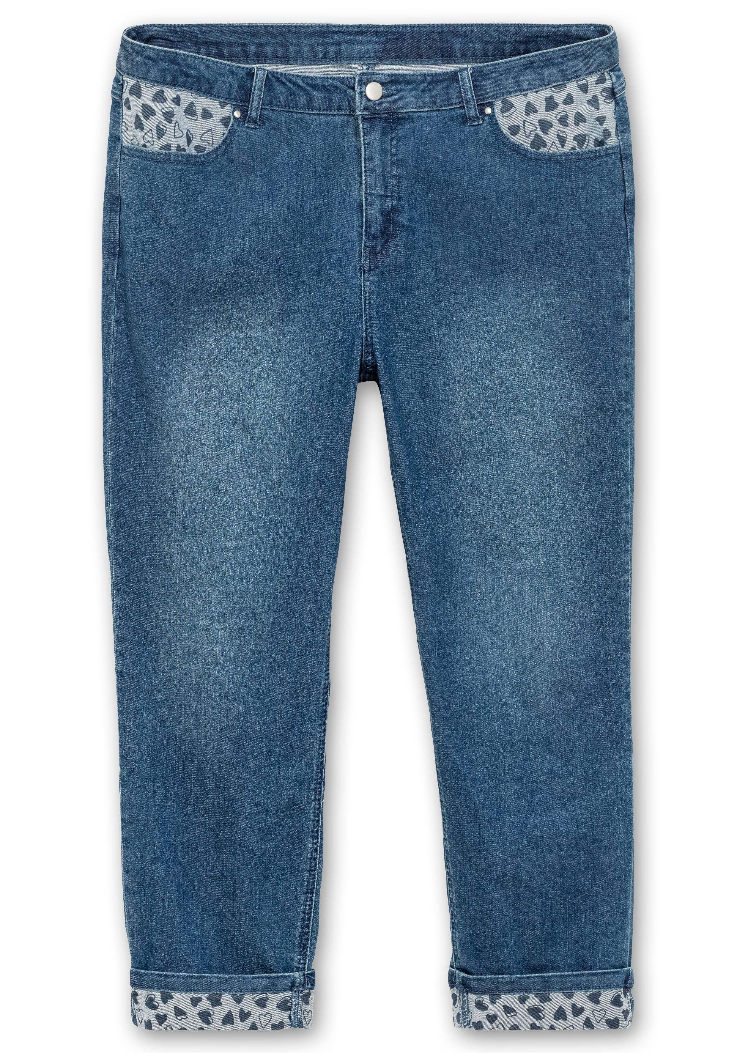 Gerade Jeans in 7/8-Länge, mit Herzchen-Einsätzen