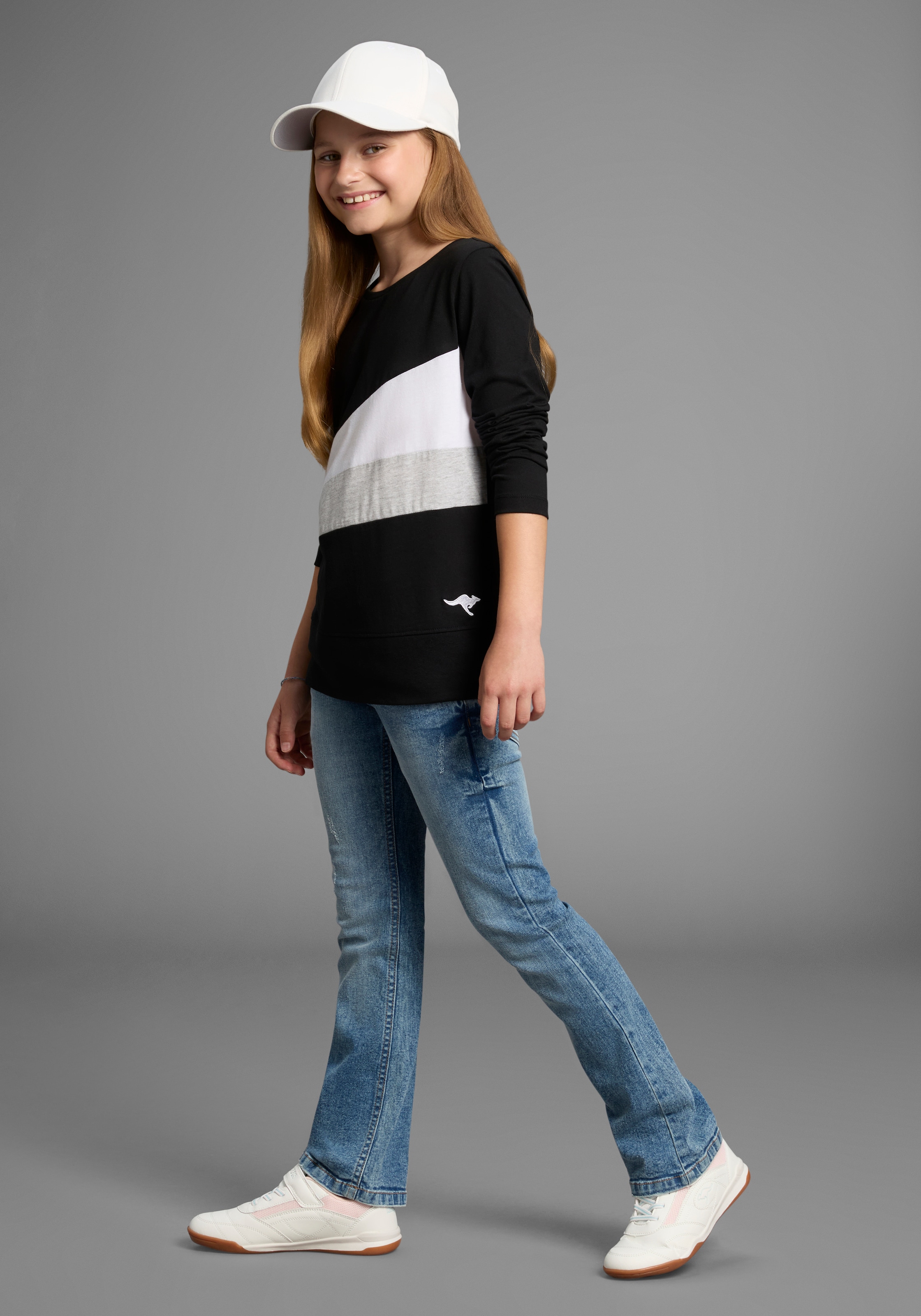 KangaROOS Langarmshirt »mit coolem Colourblocking«, , mit Kangaroos Logo und Stickerei