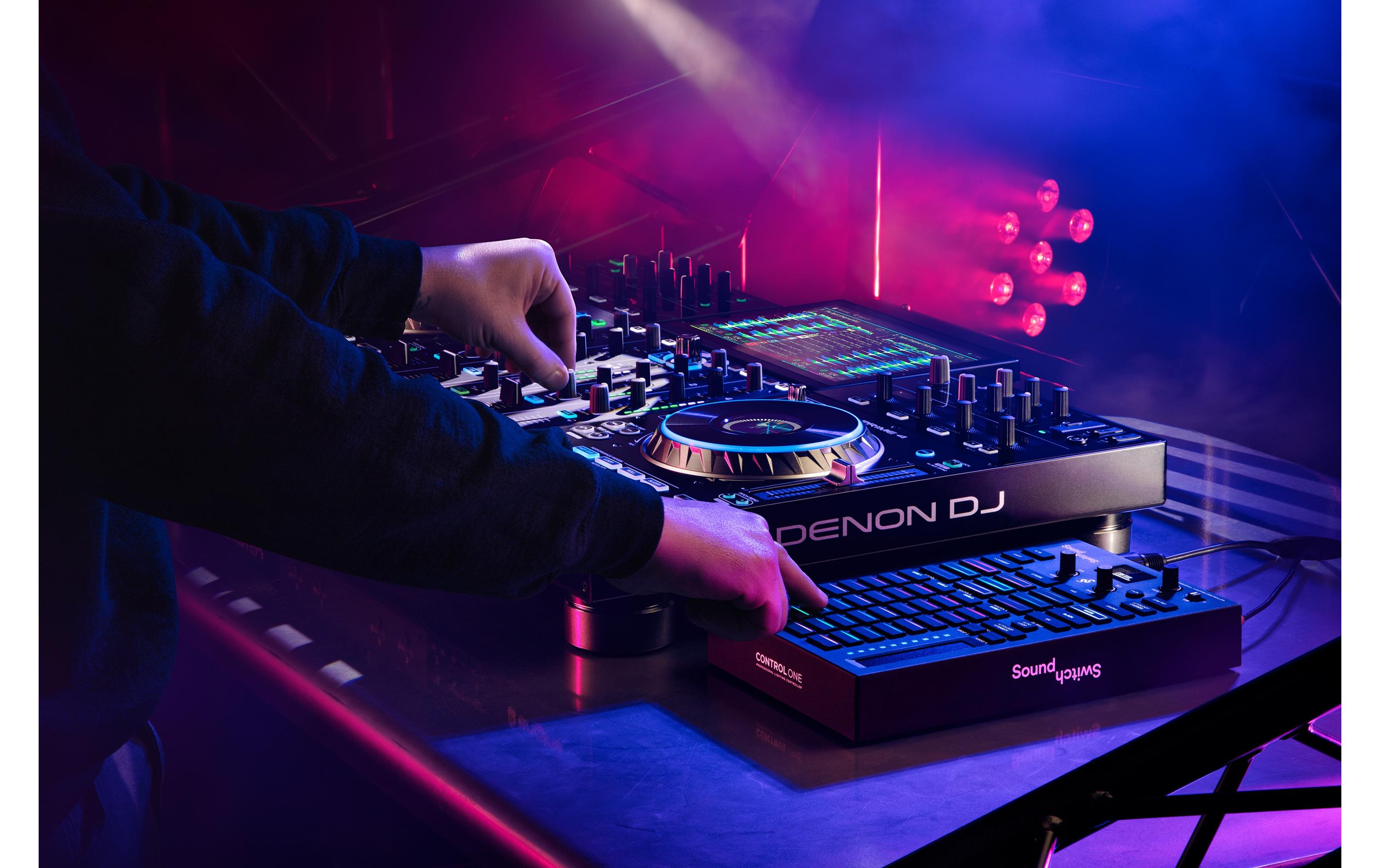 Lichtsteuerung Control One<br>Lichtsteuerung für DJs