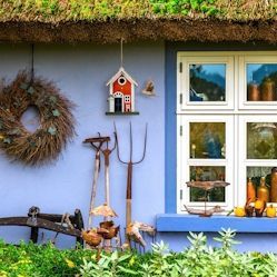 Decoratief Vogelhuisje - Rood Wit Groen Natuur - 25 x 18,5 x 18,5 cm - Hangend - Hout
