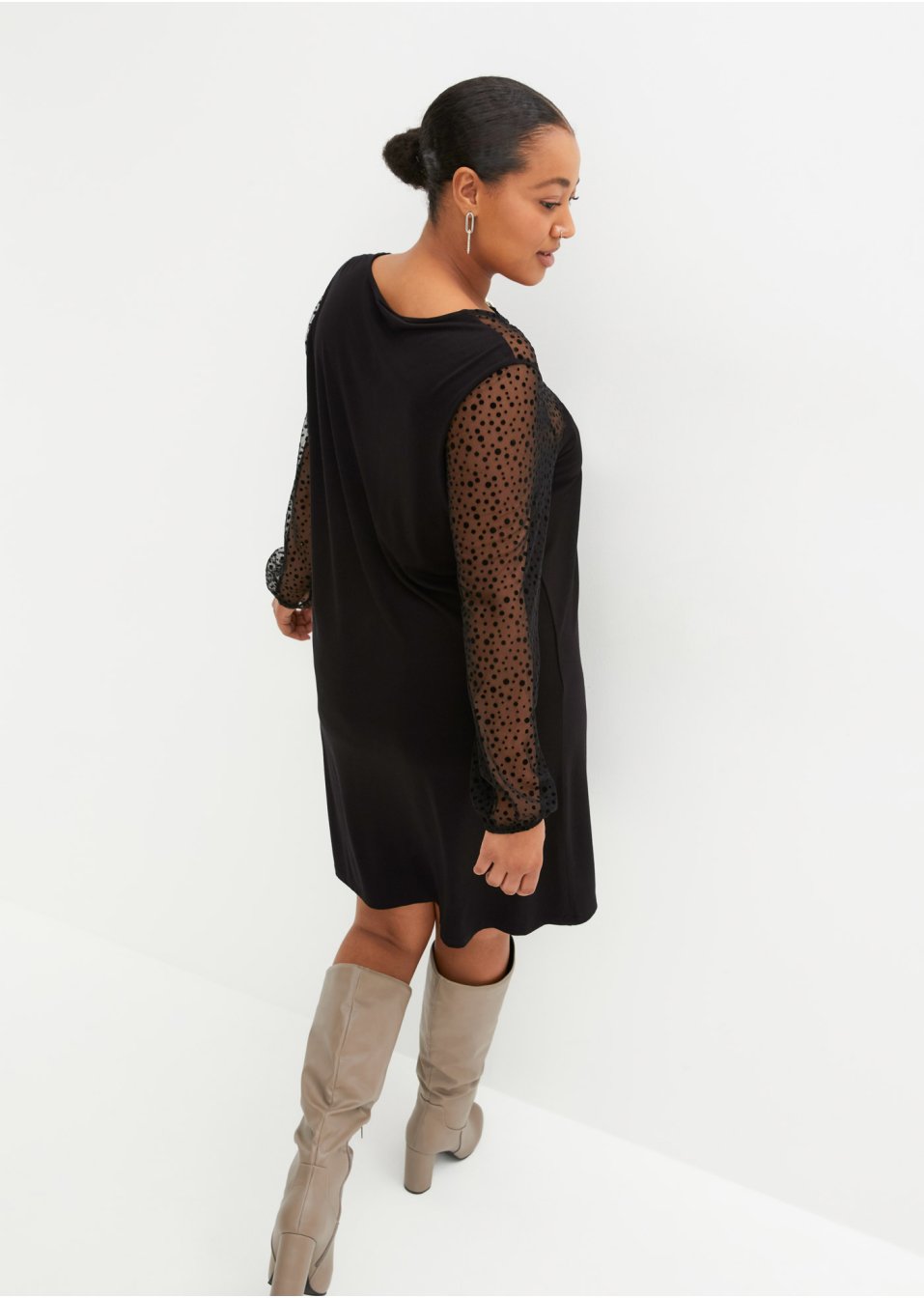 Robe en jersey avec empiècement en mesh