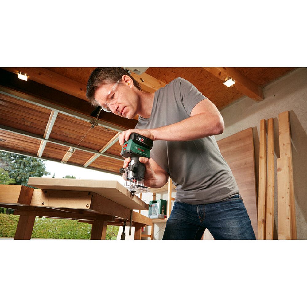 OVERFRES BOSCH ADVANCED TRIMROUTER 18V-8 UTEN BATTERI
