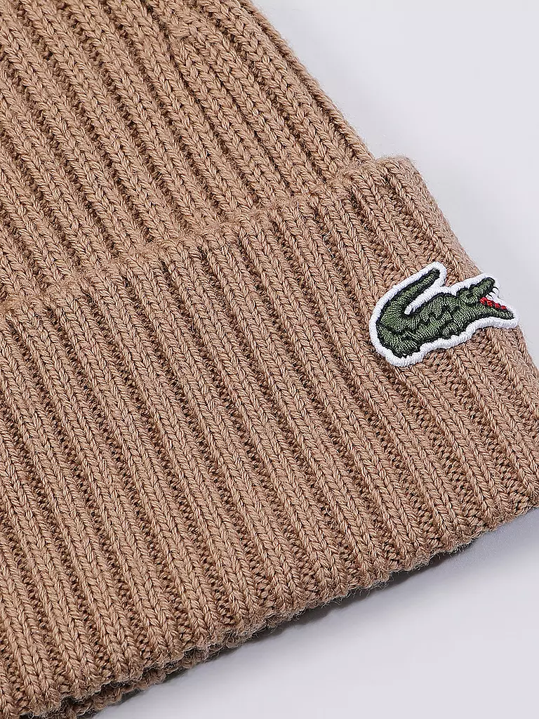 LACOSTE Mütze - Beanie camel