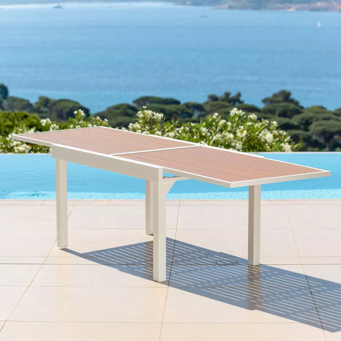 Table de jardin extensible en aluminium 10 places effet bois (135/270 x 90 cm) Murano Blanc