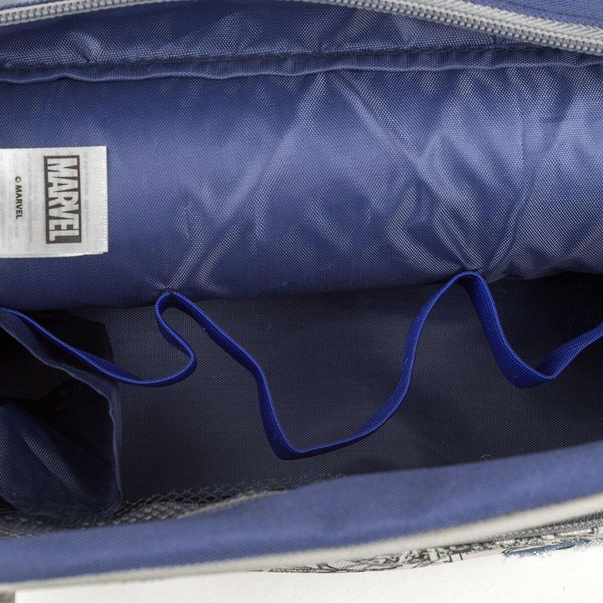 Neceser De Travel Con Percha Marvel