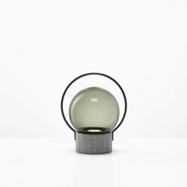 Brokis Sfera tafellamp LED oplaadbaar small rookgrijs zwart naturel
