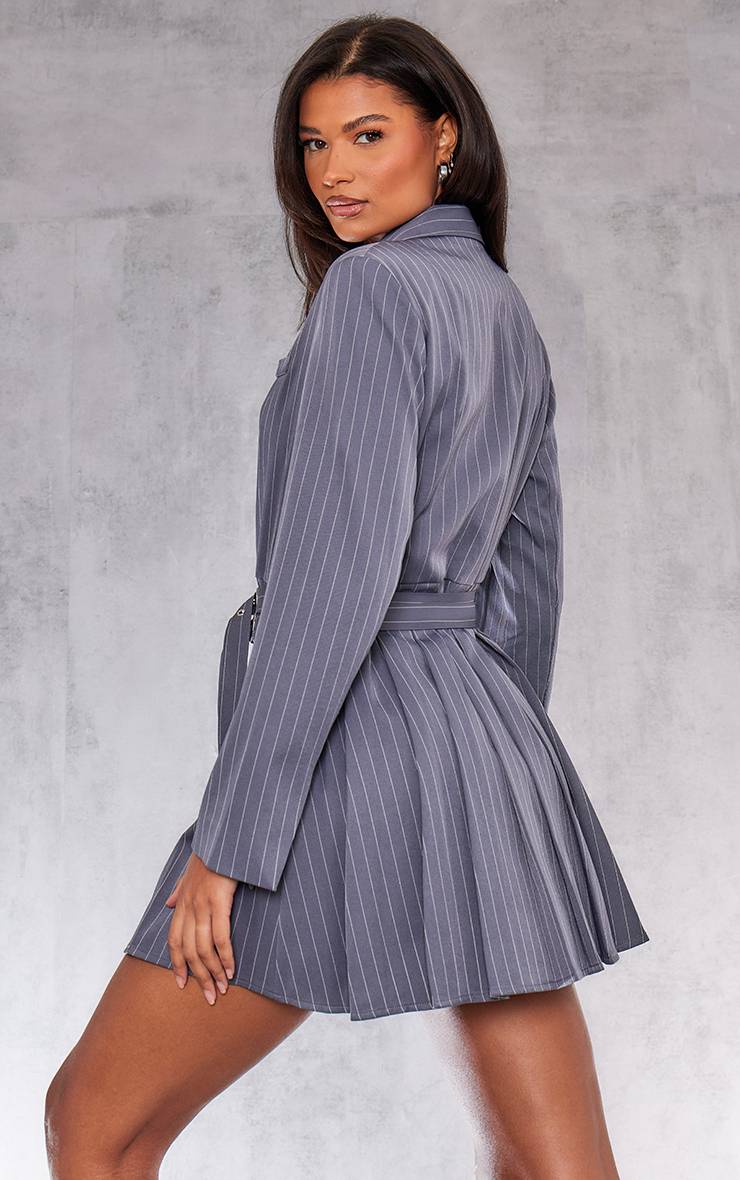 Gris Robe Blazer Cintrée À Fines Rayures