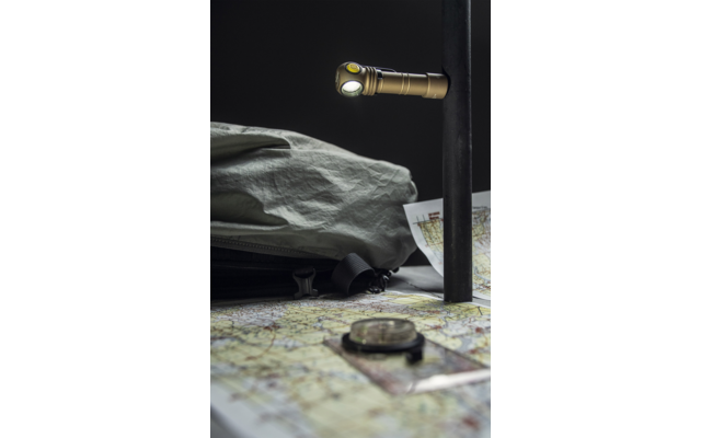 Armytek Wizard C2 Pro Magnet USB Multifunktionstaschenlampe mit Anzeige von Temperatur / Ladezustand / Status
