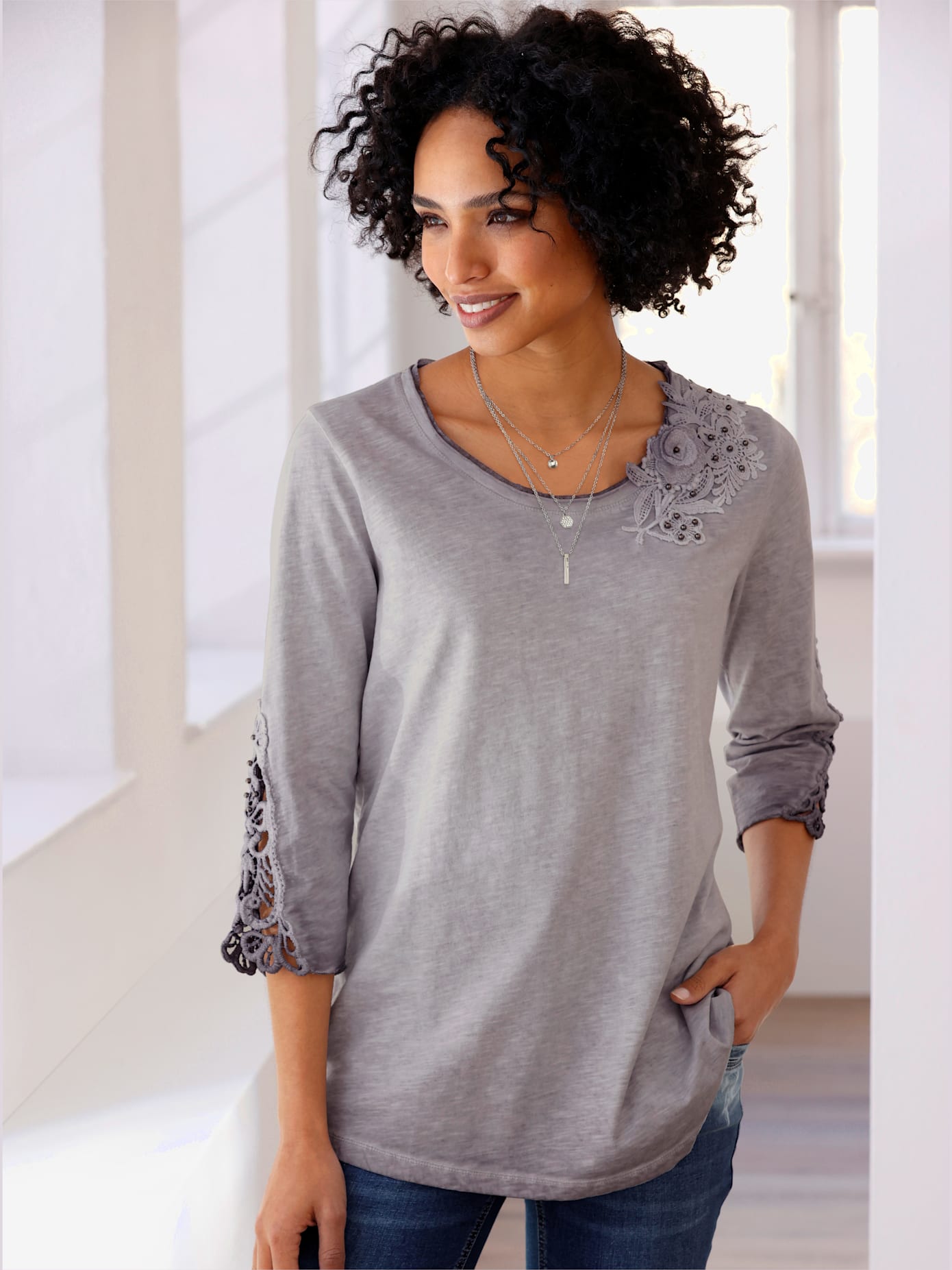 T-shirt empiècement en dentelle
