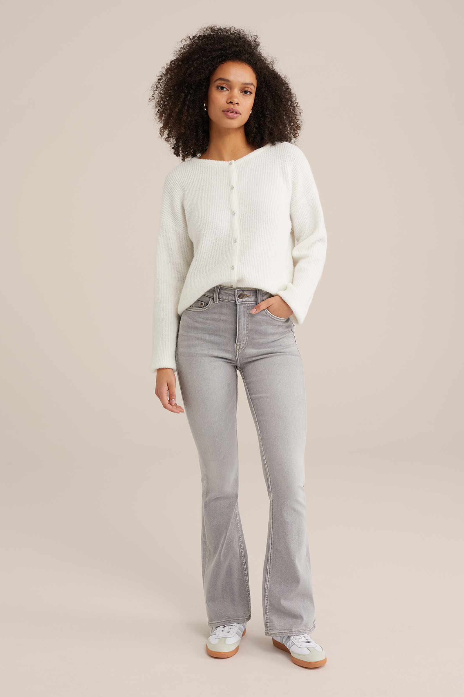 flared jeans met stretch WE Fashion Lichtgrijs