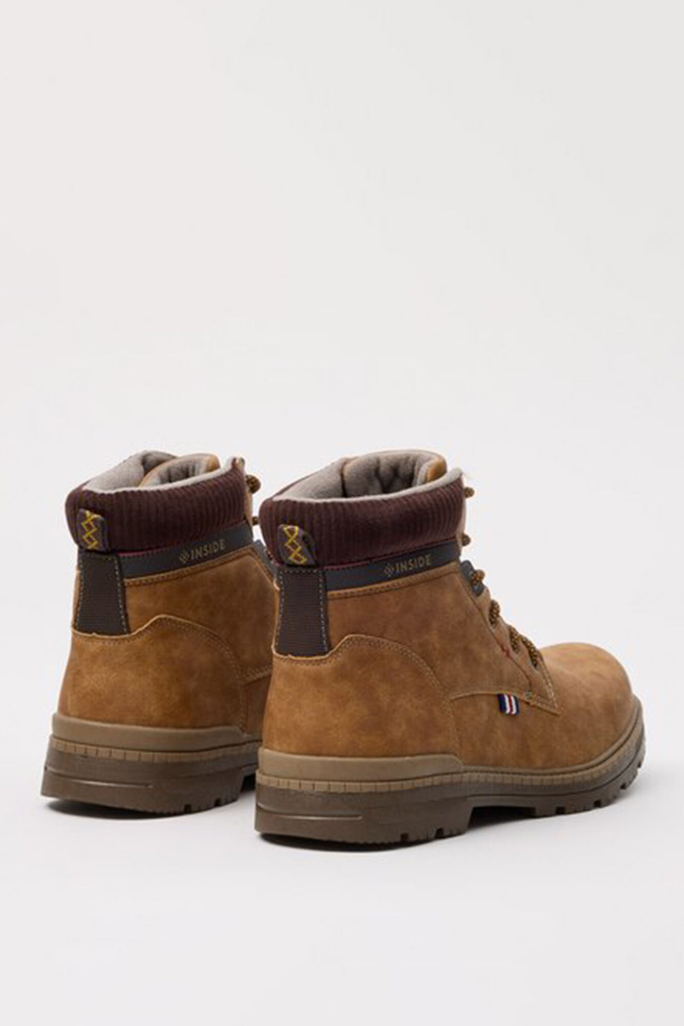 bota de caminhada combinada
