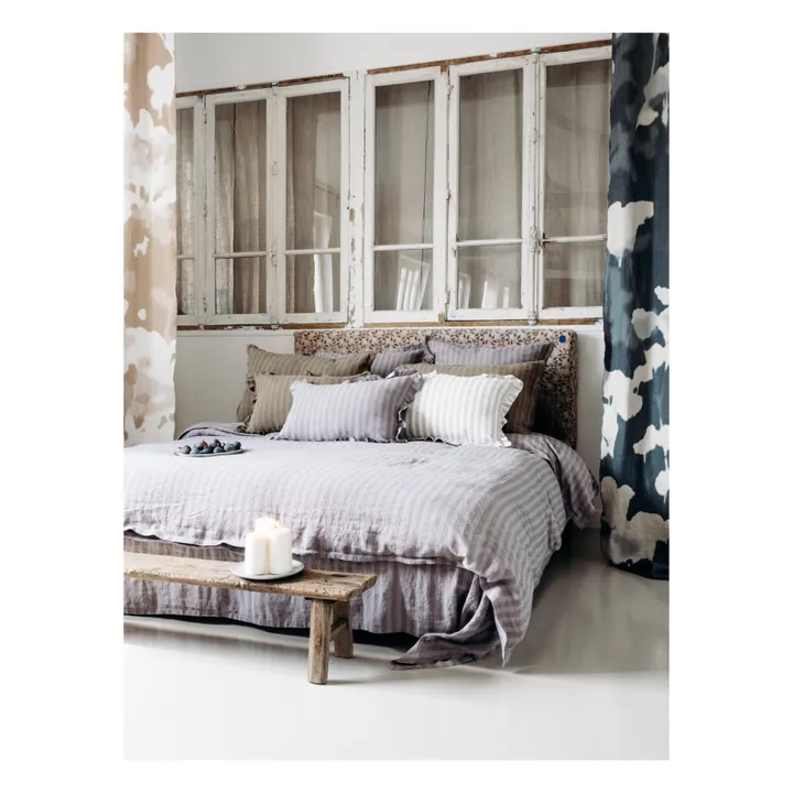 Le Monde Sauvage Housse de coussin Sandhills volantée | Violet