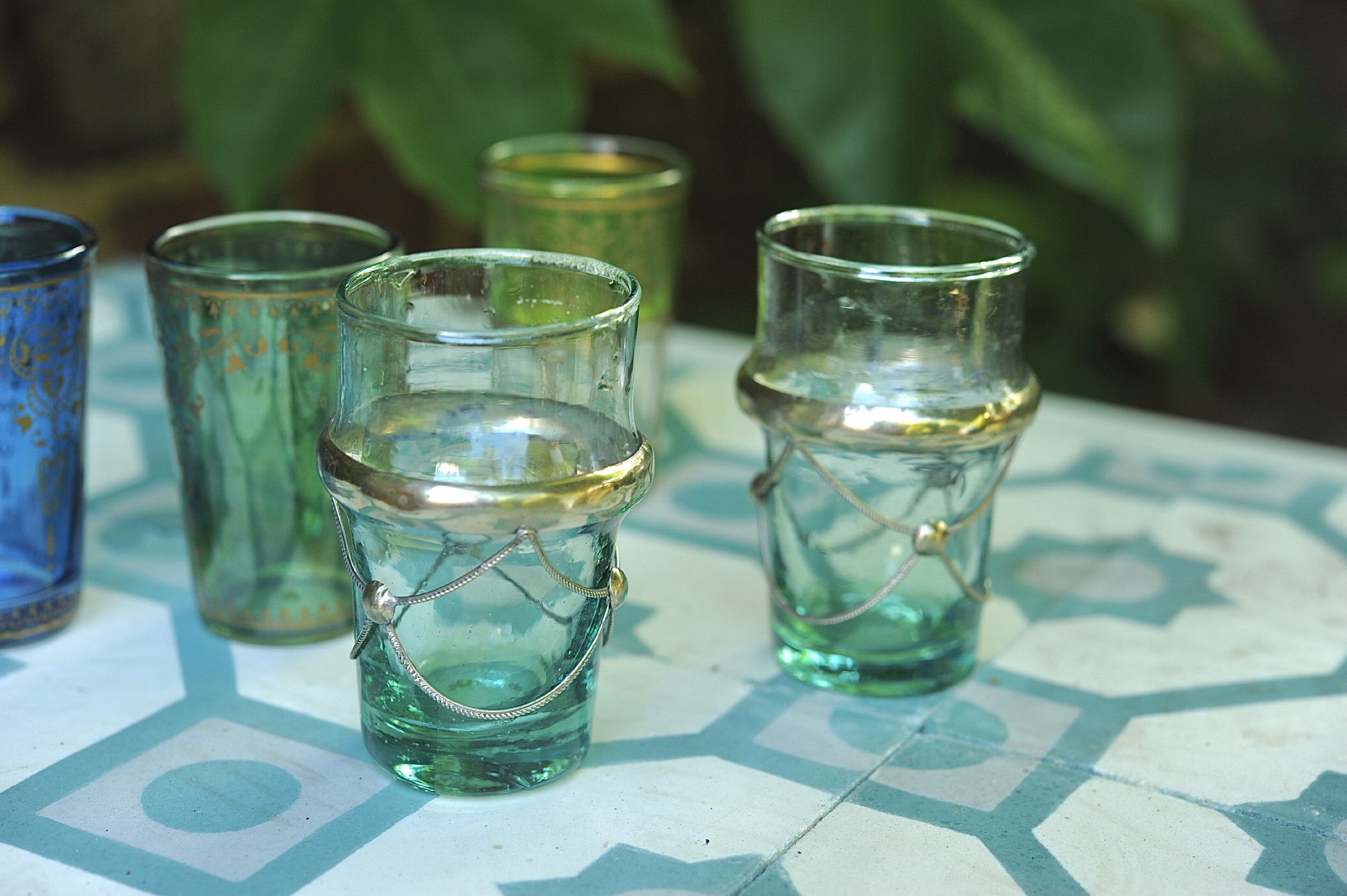Teeglas mit Metallverzierung, silber, Ø 5 cm, H 8,5 cm zu 5,80