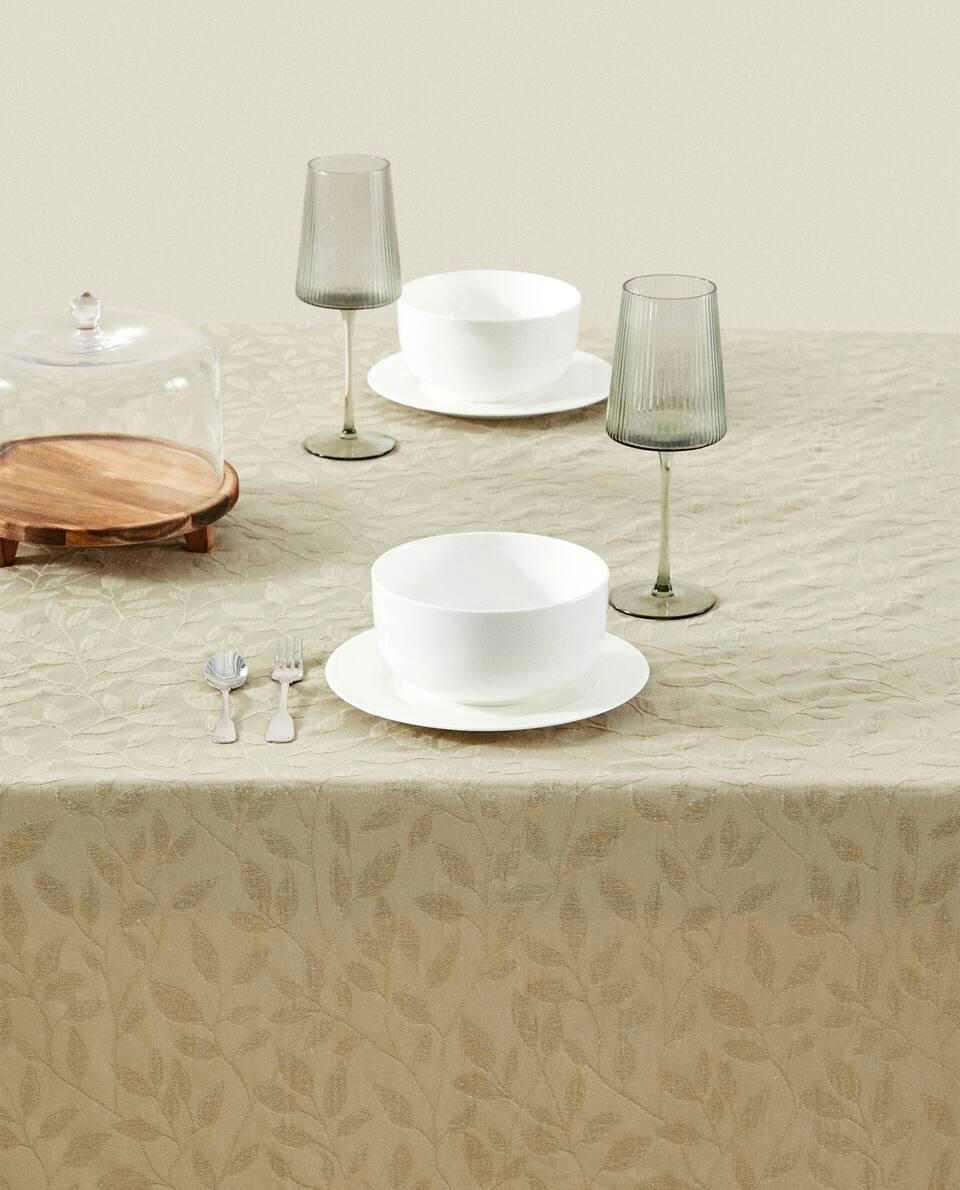 TOALHA DE MESA COM FOLHAS DE JACQUARD
