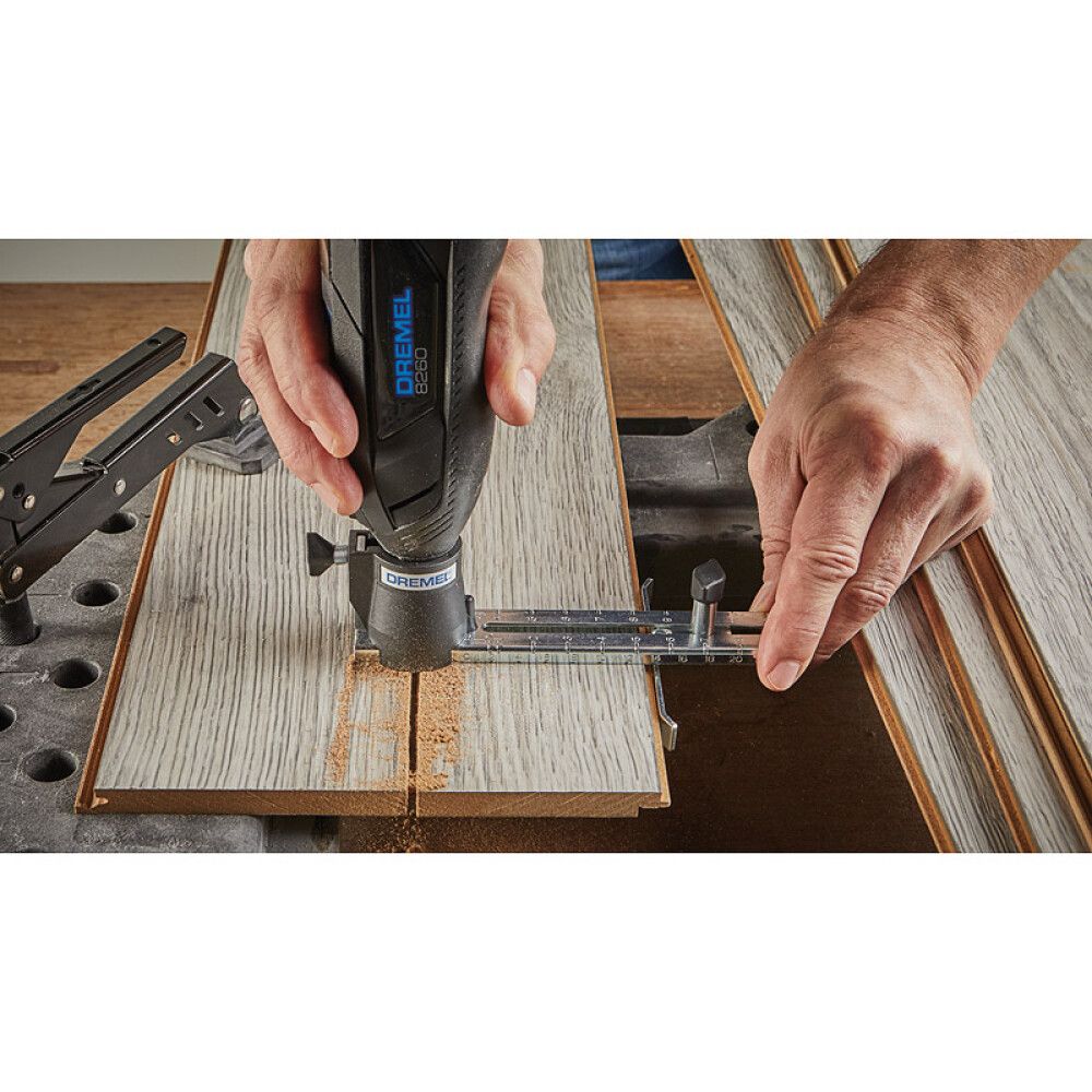 MULTIVERKTØY DREMEL 8260-5 12V 3,0AH