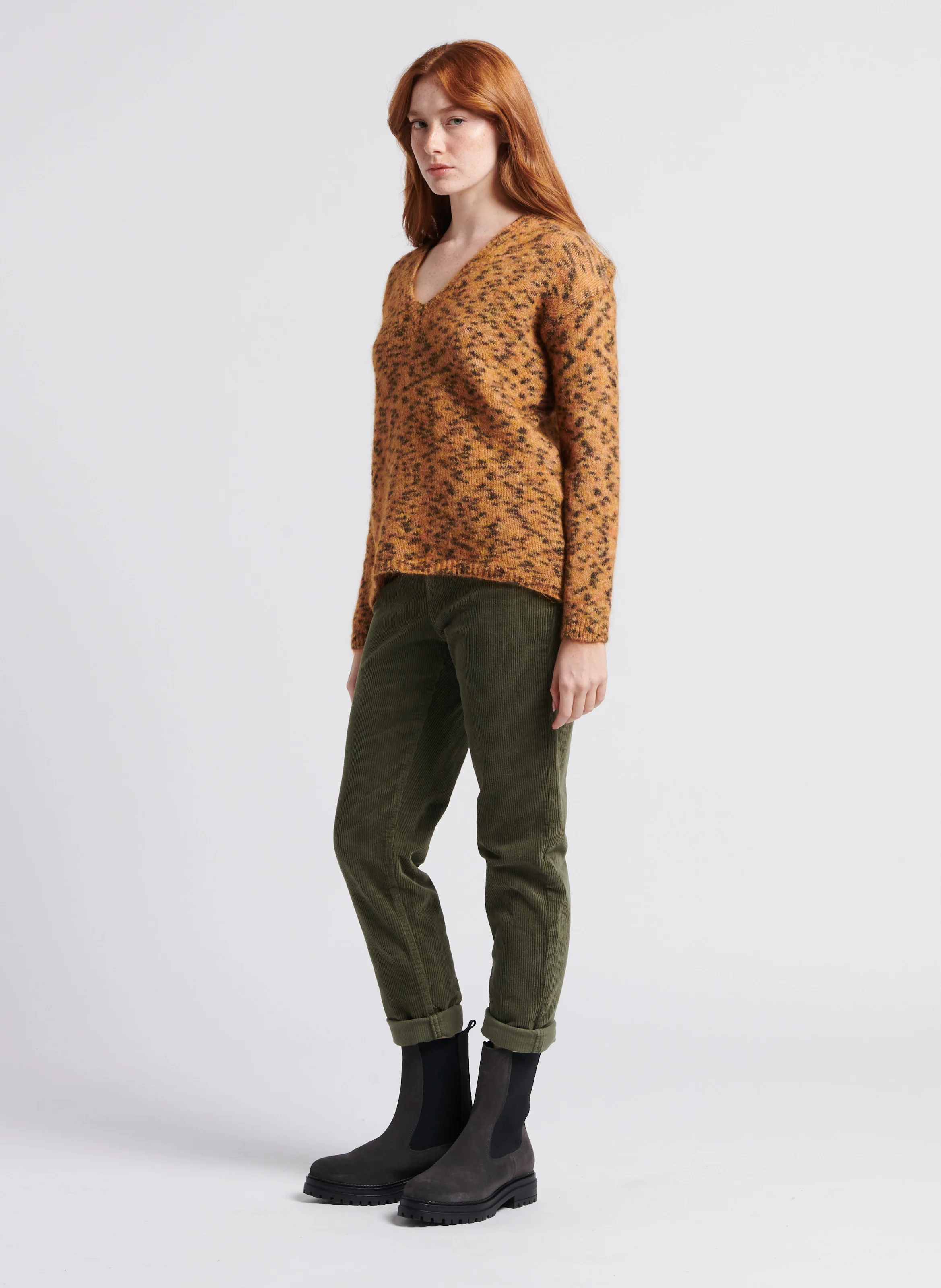 PAVLINA - Pantalon droit velours côtelé en coton stretch| Vert
