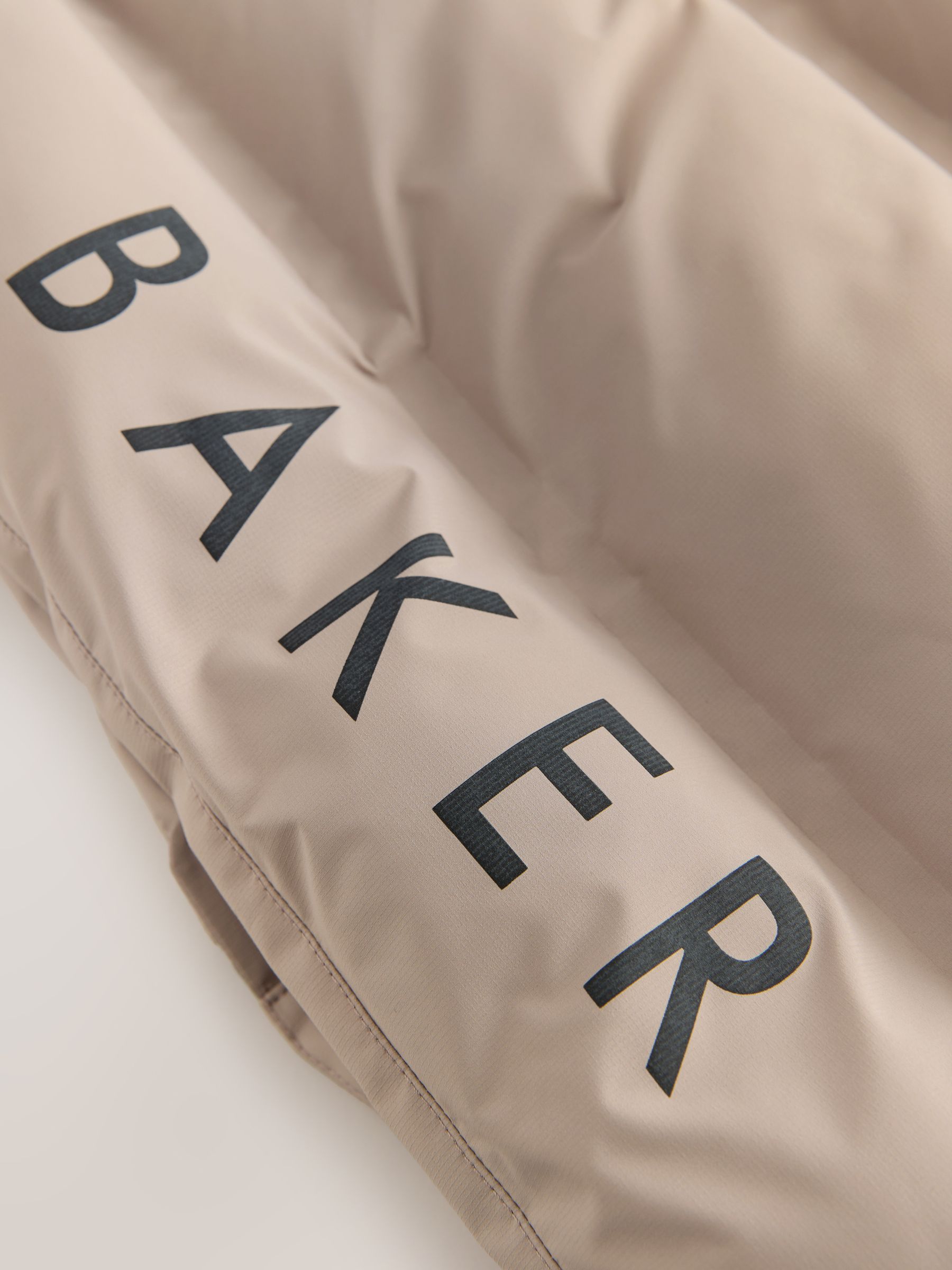 Baker by Ted Baker Baker by Ted Baker regenbestendige lange gewatteerde jas in stone