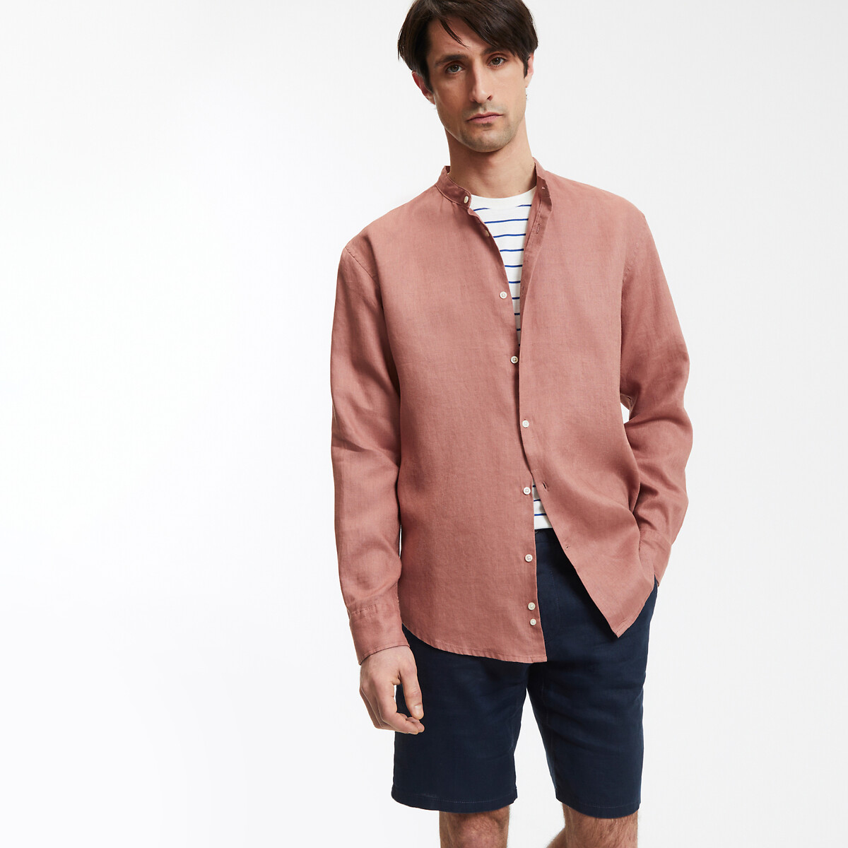 COLEÇÕES LA REDOUTE<br>Camisa reta, gola mandarim, em linho, assinatura AURELE