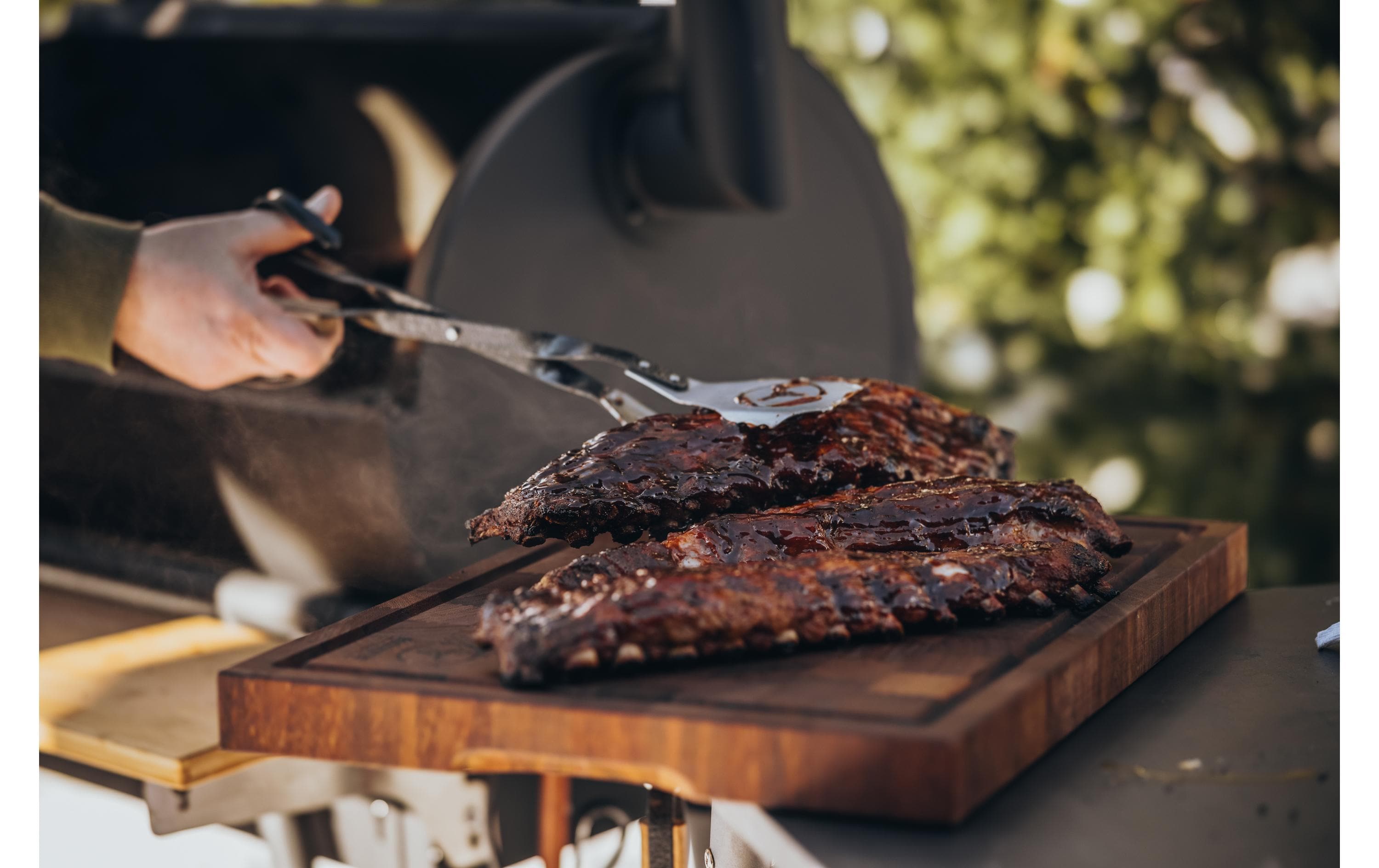 Pelletgrill Sheriff<br>Pelletgrill mit Ablagebrett und Halterungen