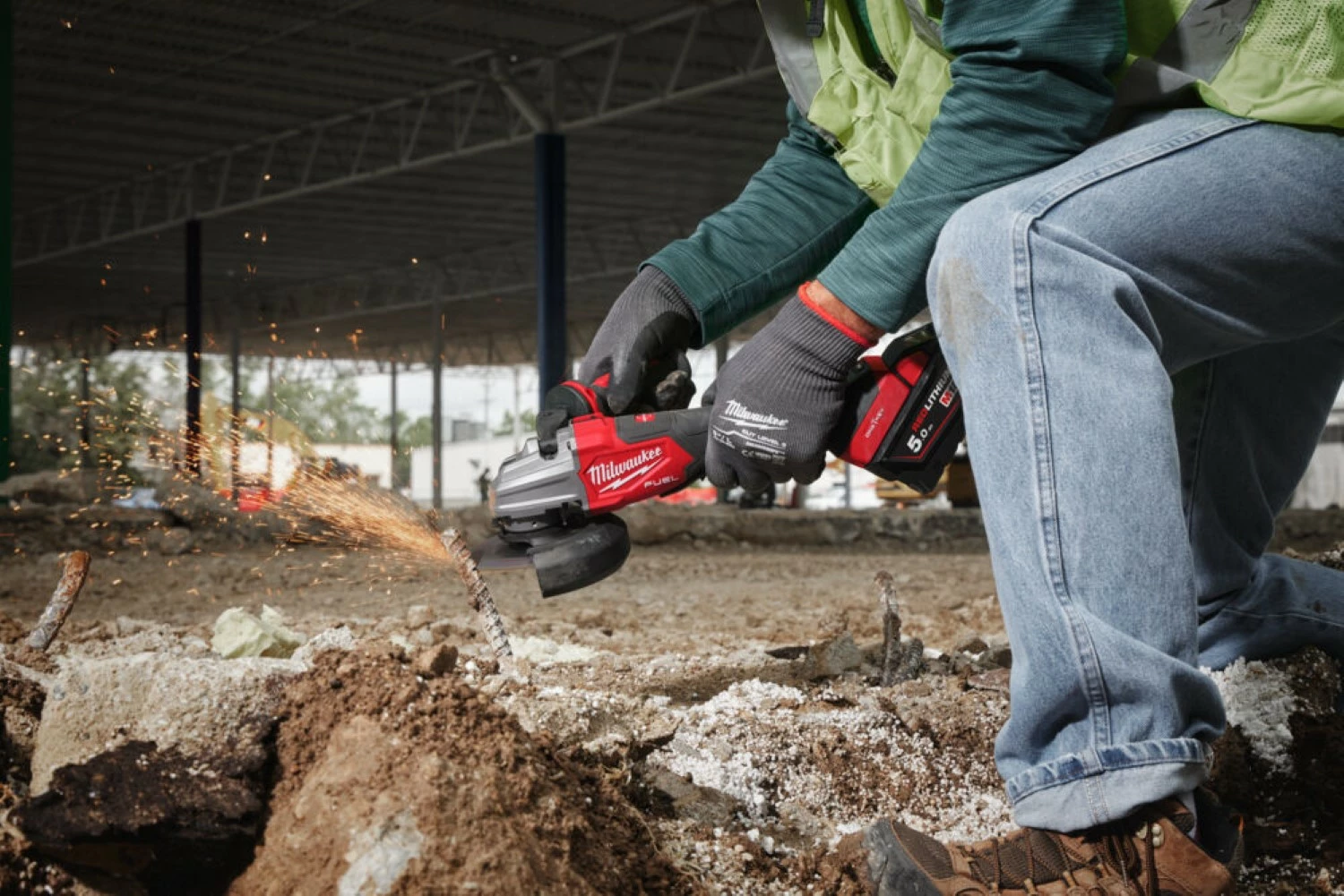 Milwaukee M18 FSAGSVO125X-502X 18V Li-ion haakse slijper (2x 5.0AH accu) set in HD Box - 125mm