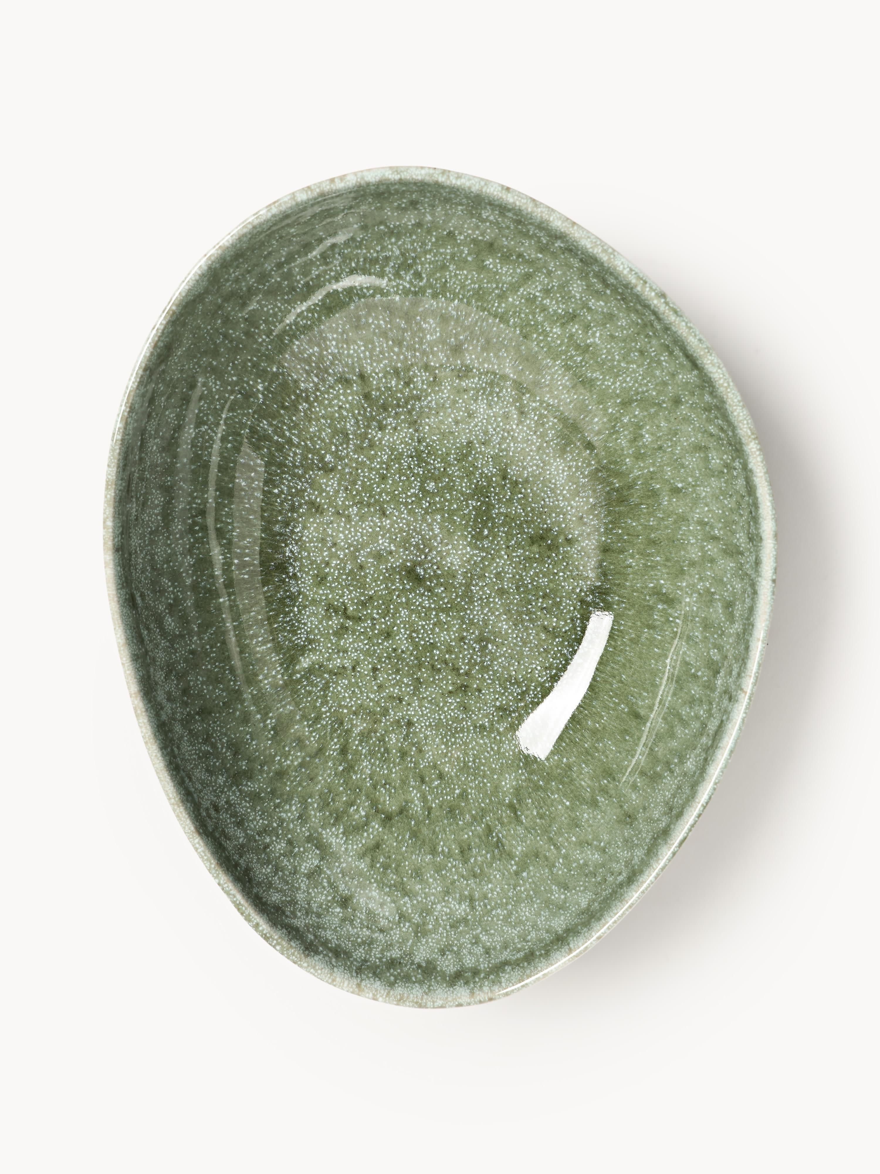 Handgemaakte saladekom Macey in organische vorm