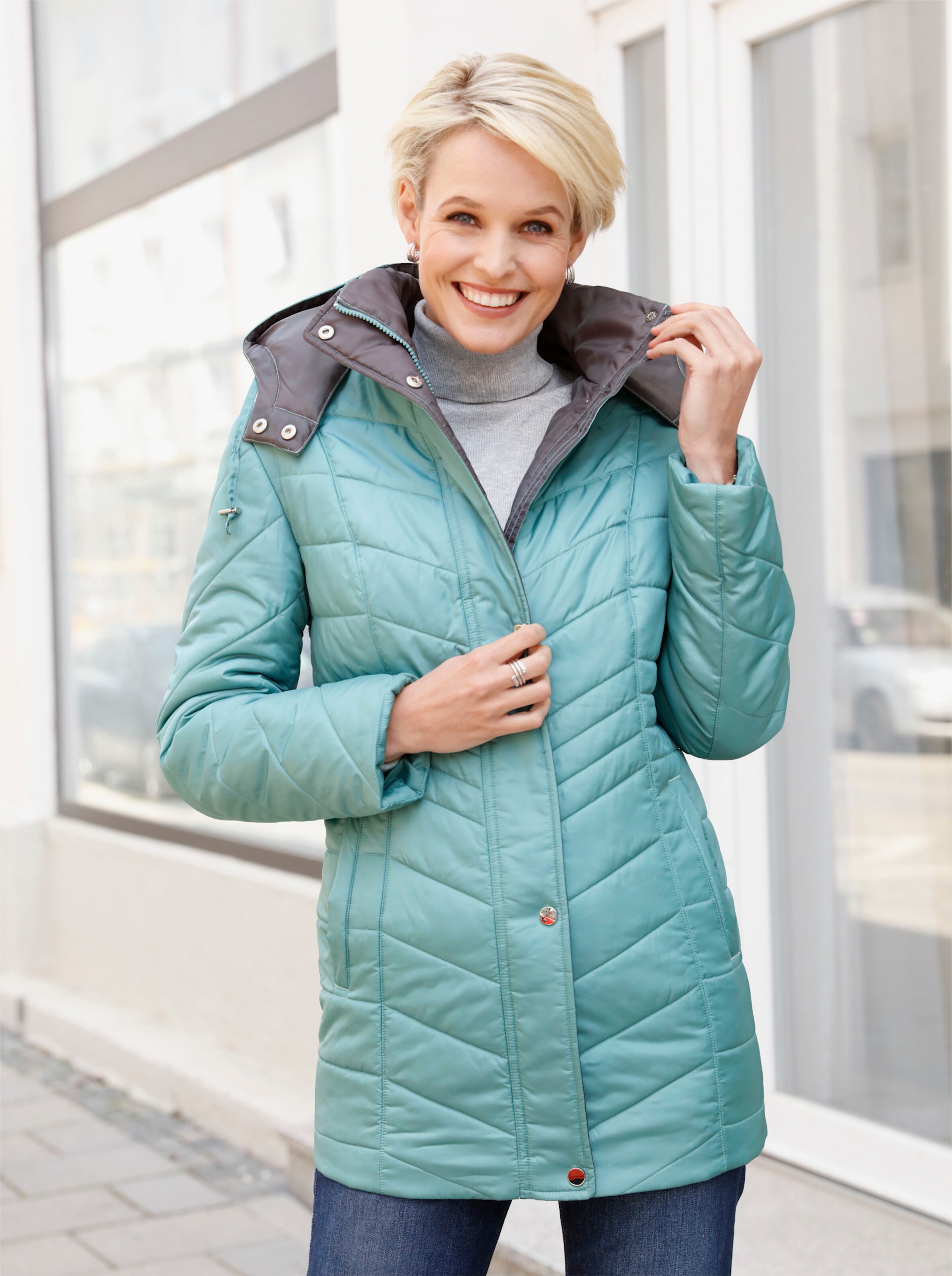 Steppjacke mit Kontrastfutter