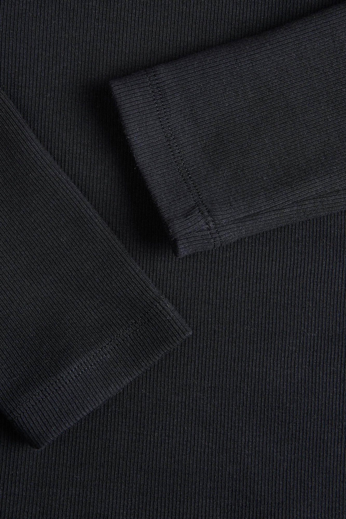 Blusa de manga comprida com decote canoa