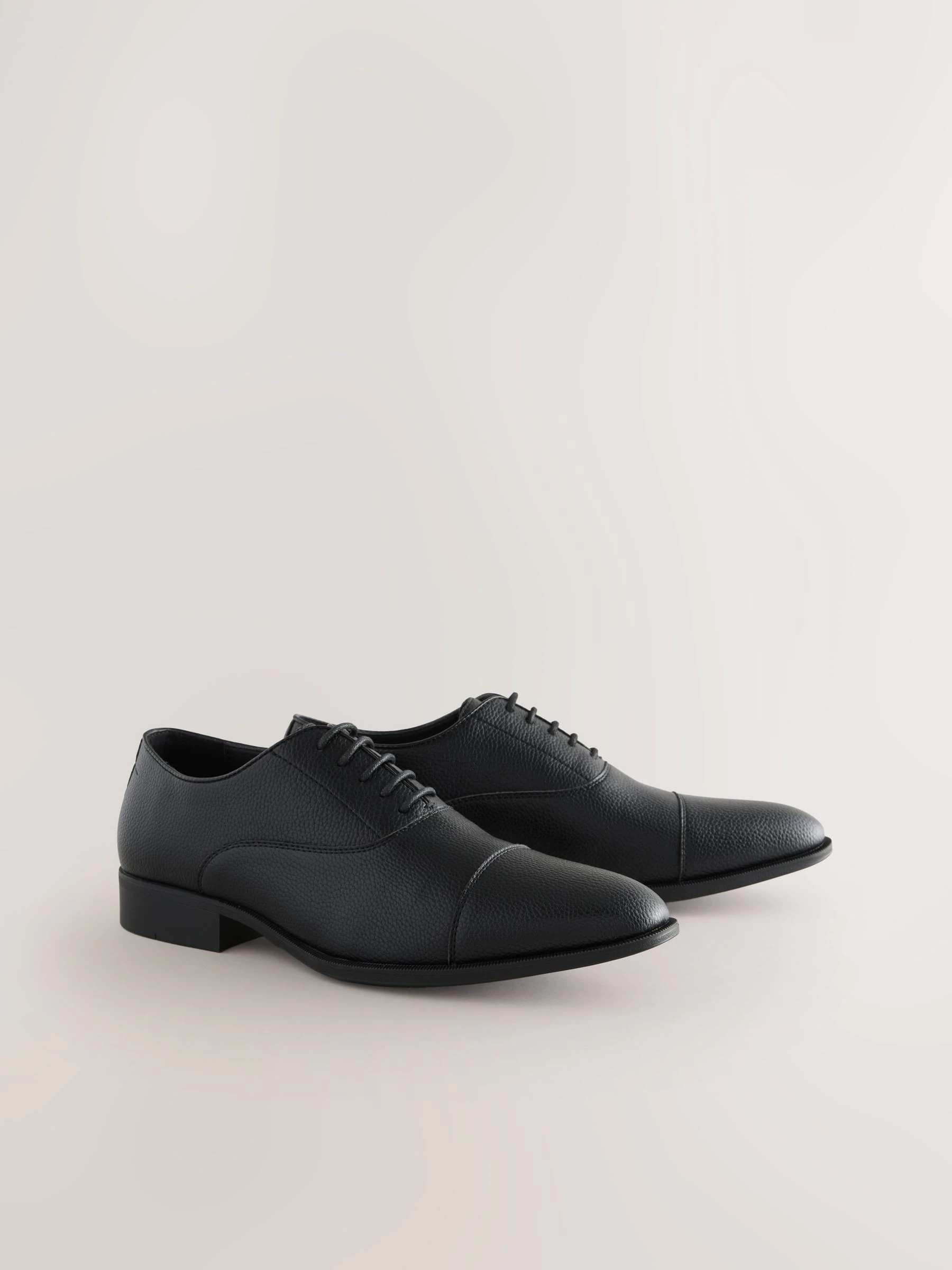 Zwart - Oxford-schoenen met neusstuk