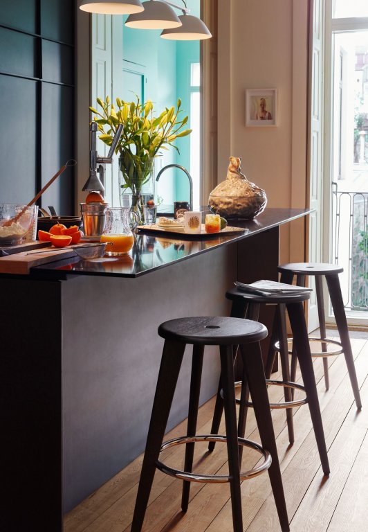 Vitra Tabouret Haut barkruk donker eiken